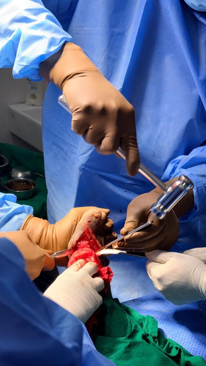 Clinical image 2 from Merina Medical Centre case record